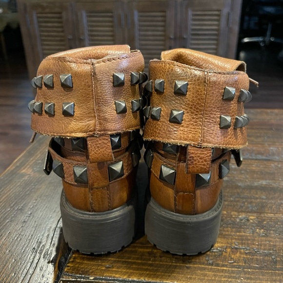 NWOB ZARA WOMAN brown leather studded ankle combat boots, size 8 - Picture 3 of 11